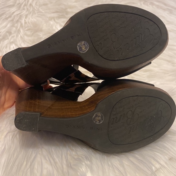 Gianni Bini Aleah Leopard wedge sandals - Picture 10 of 11